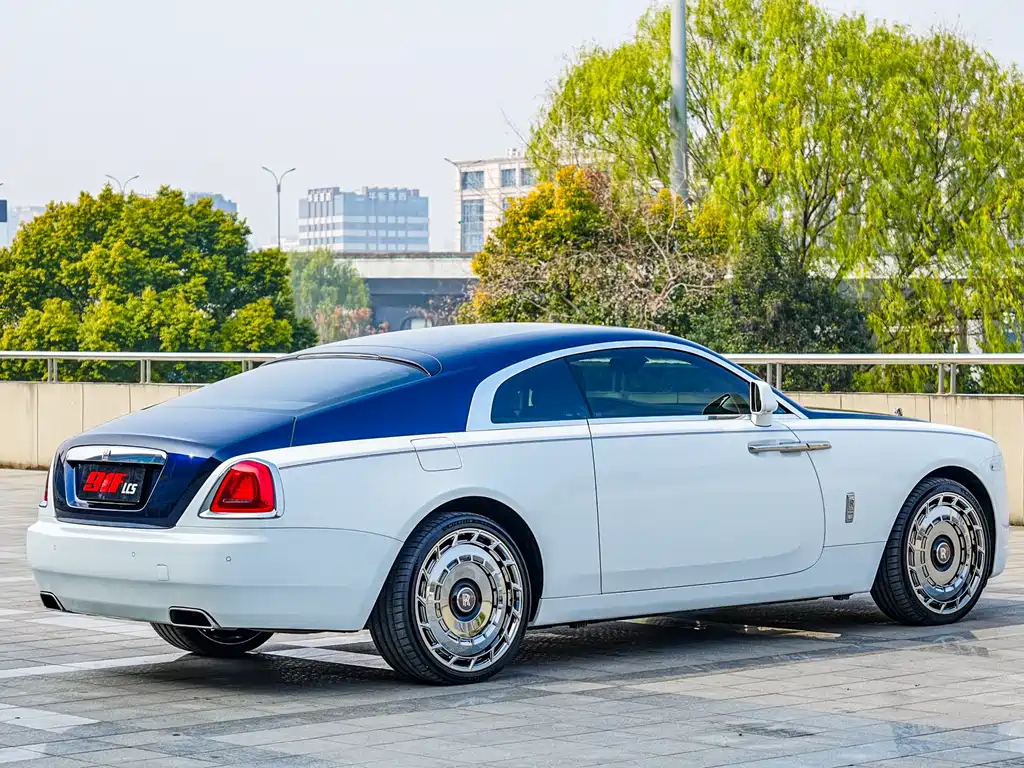 ROLLS-ROYCE PHANTOM