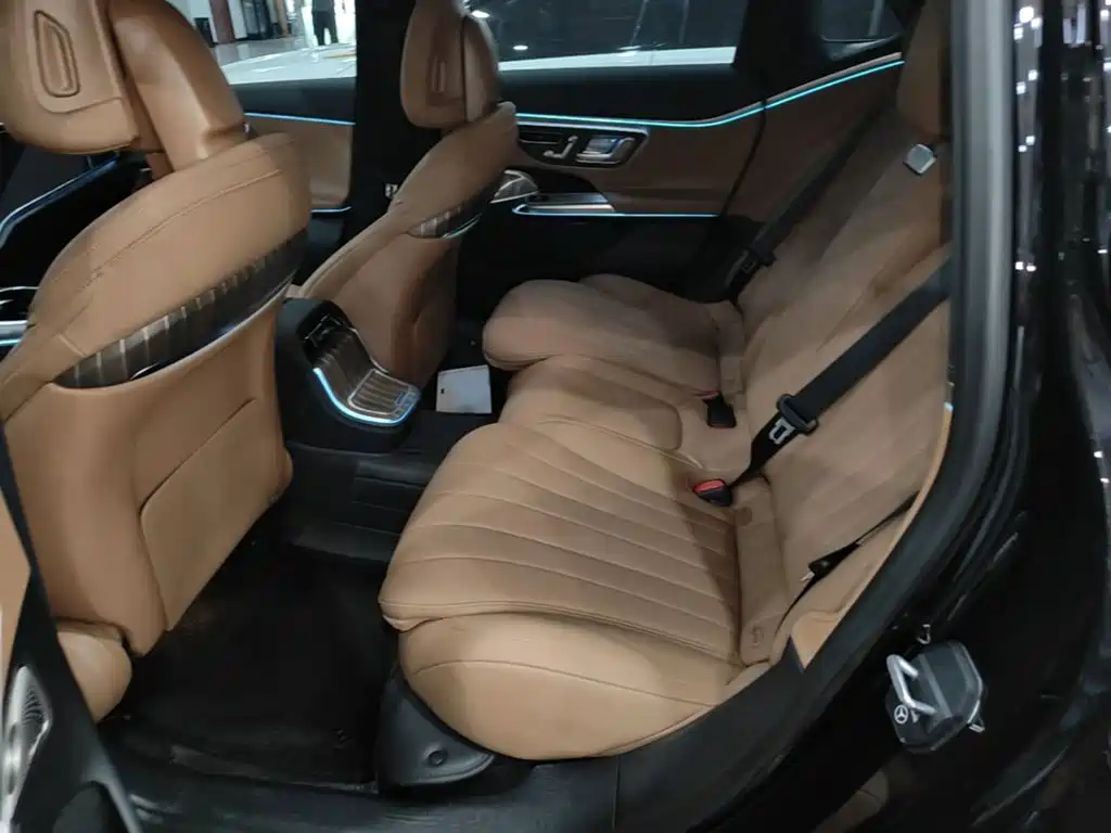 Mercedes-Benz E-Class — миниатюра 17