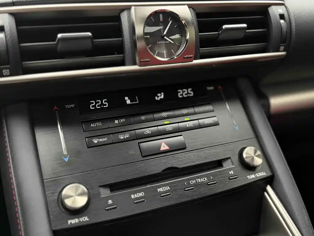 Lexus IS 2017 300 F SPORT