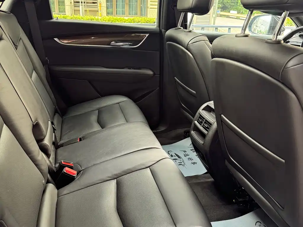Cadillac XT5 — миниатюра 10