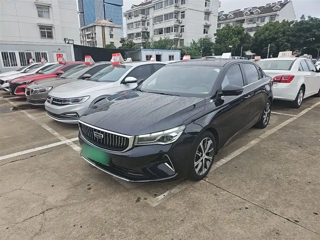 Geely Emgrand 2022 4 1.5L CVT Luxury