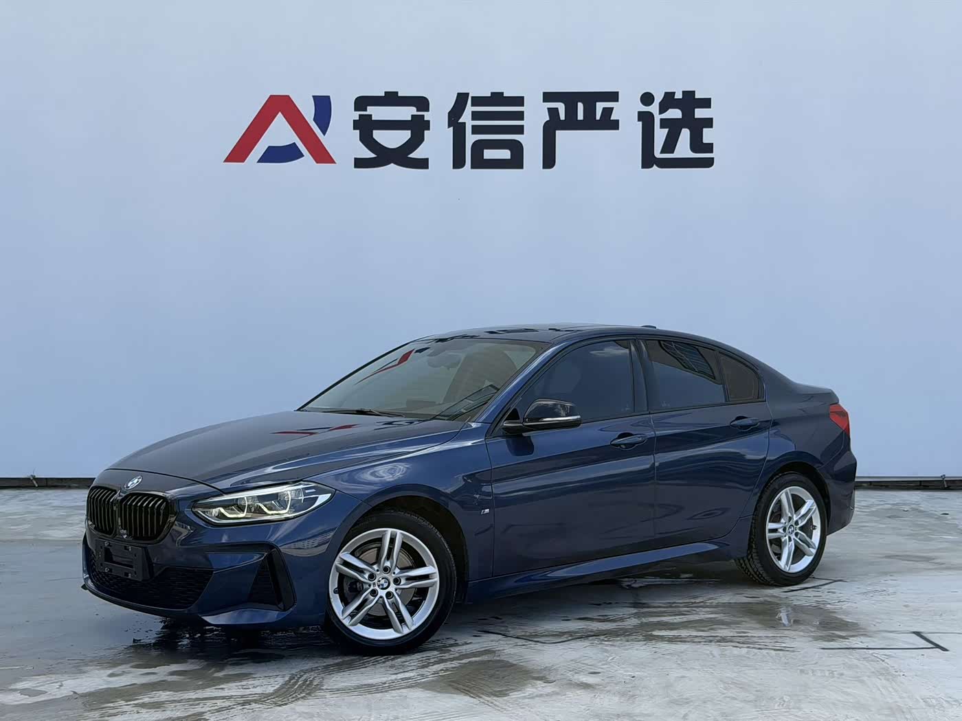 BMW 1 Series 1.5 л 2022 г. Голубой, пробег 37000 км