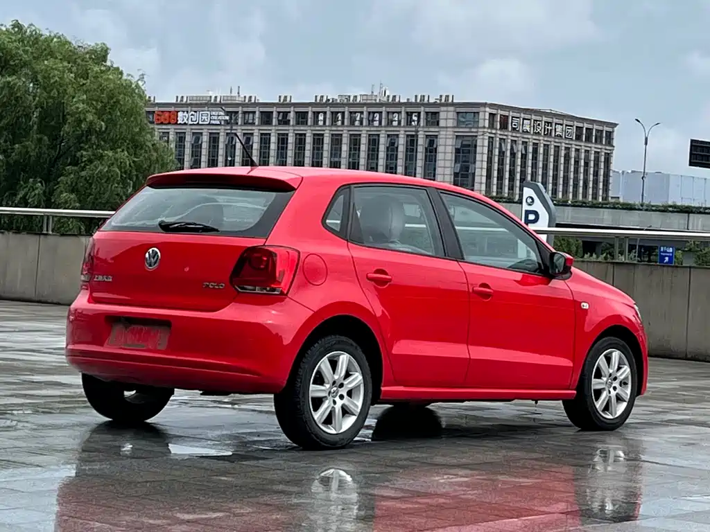 Volkswagen Polo 2013 1.4L AT Comfort