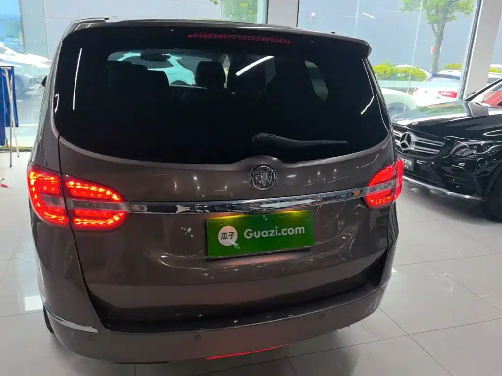 Buick GL8 — миниатюра 6
