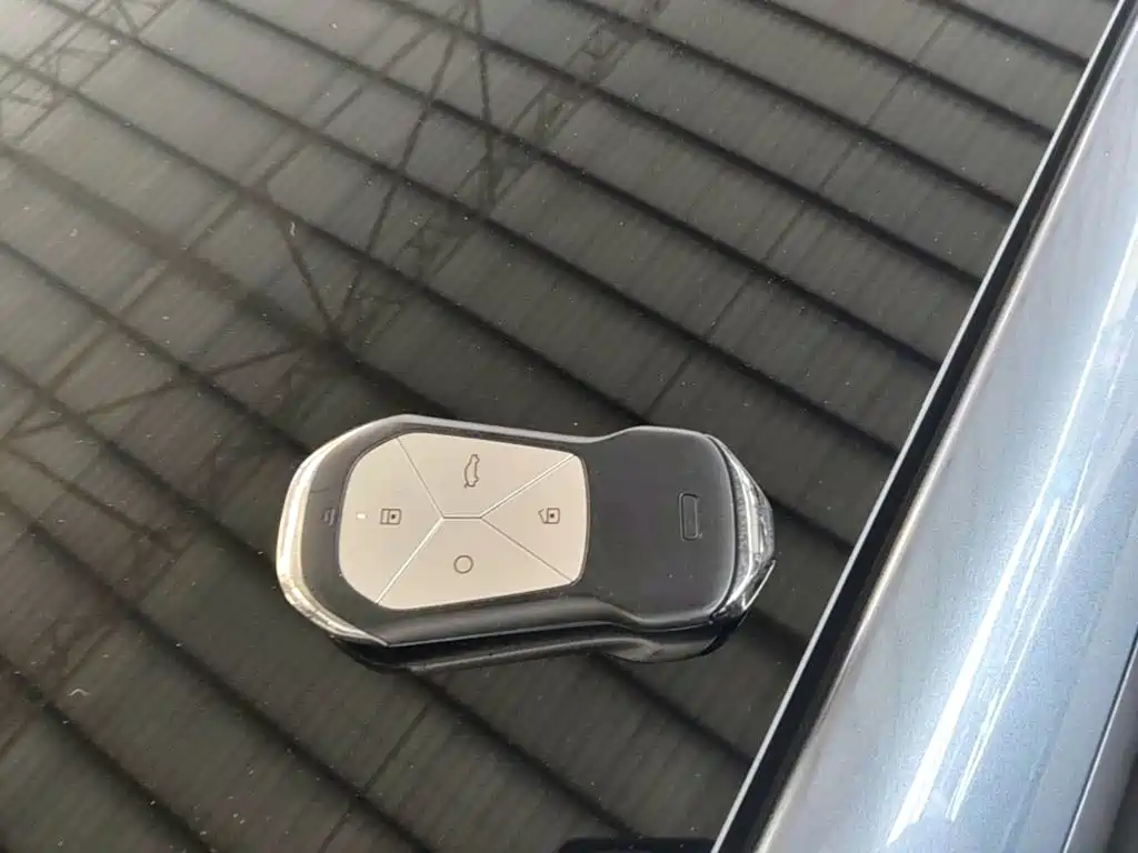 XPeng P5 — миниатюра 9