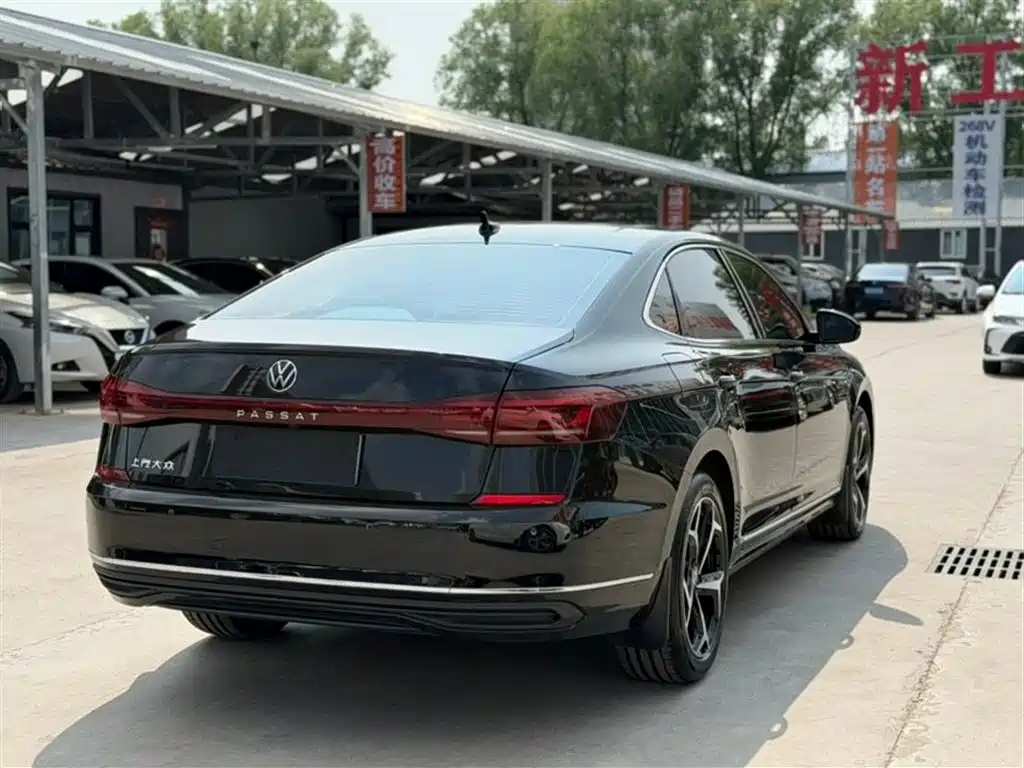 Volkswagen Passat 2025 330TSI Elite