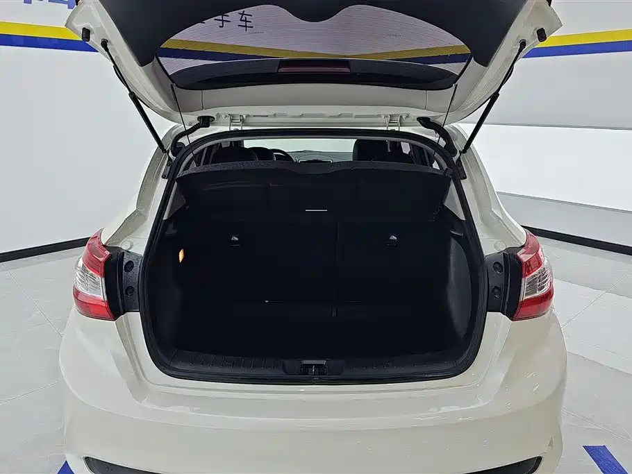 Nissan Tiida 2019 1.6L CVT VI