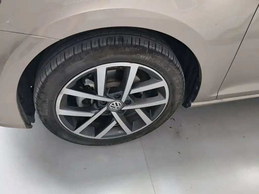 Volkswagen Golf — миниатюра 23