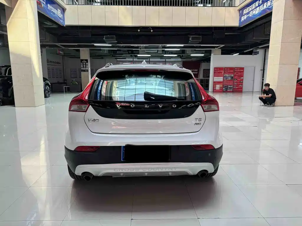 Volvo V40 — миниатюра 8