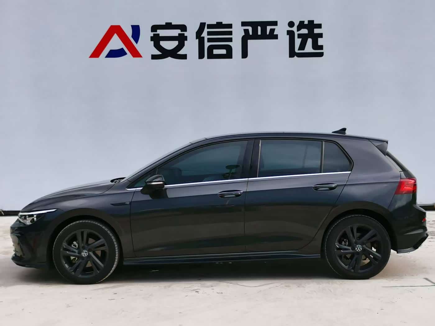 Volkswagen Golf 1.4 л 2023 г. Чёрный, пробег 40000 км