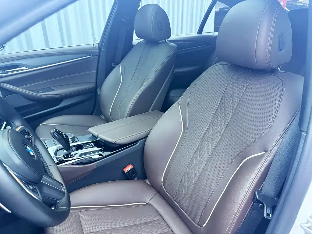 BMW 5 Series — миниатюра 20