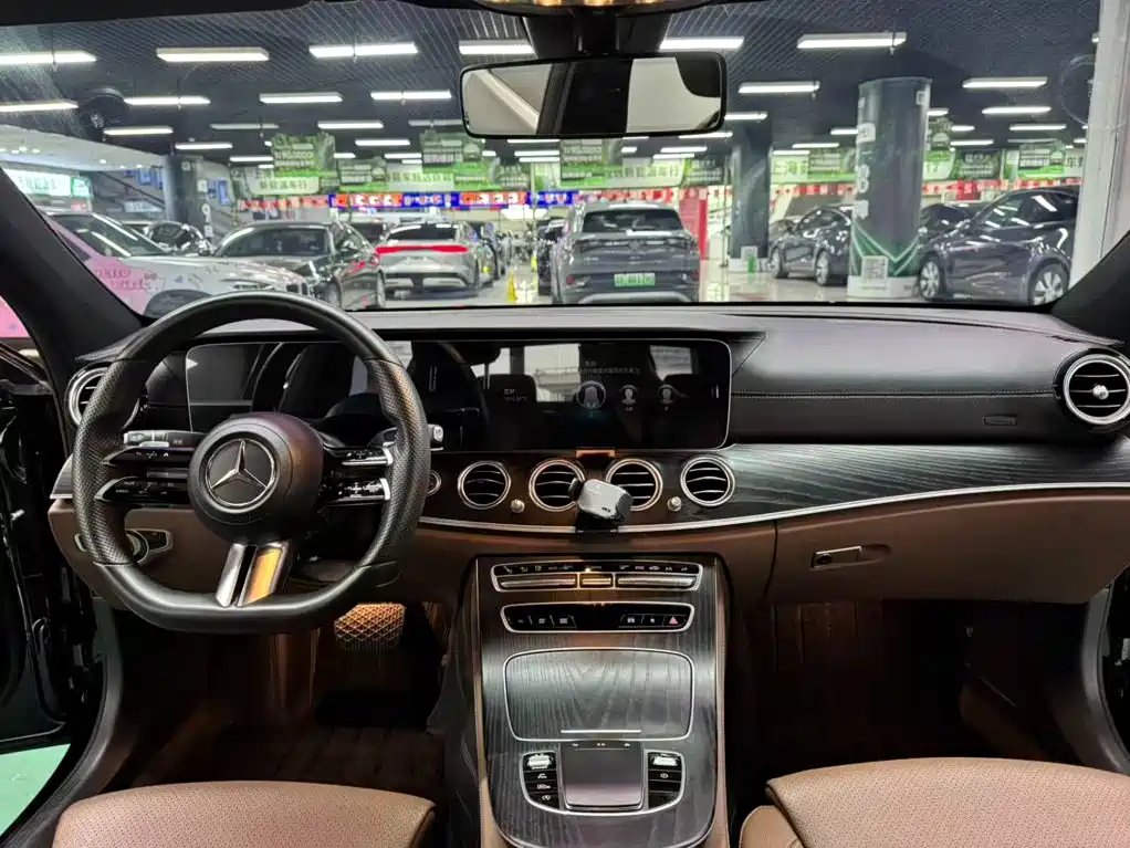 Mercedes-Benz E-Class — миниатюра 3