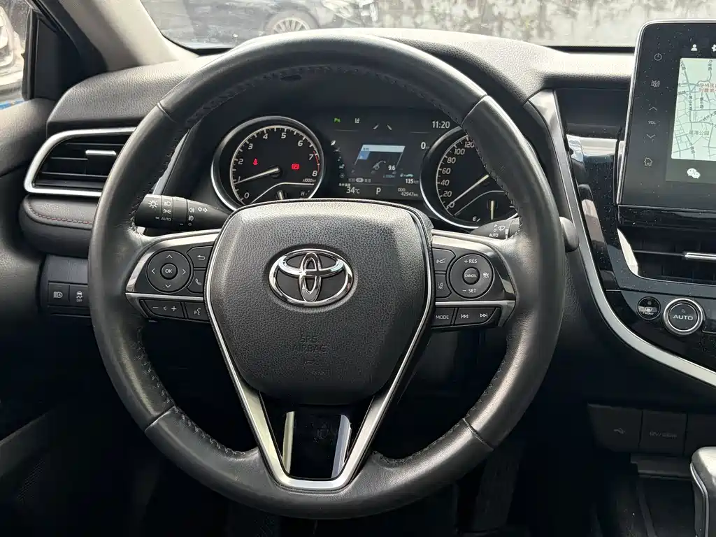 Toyota Camry — миниатюра 6