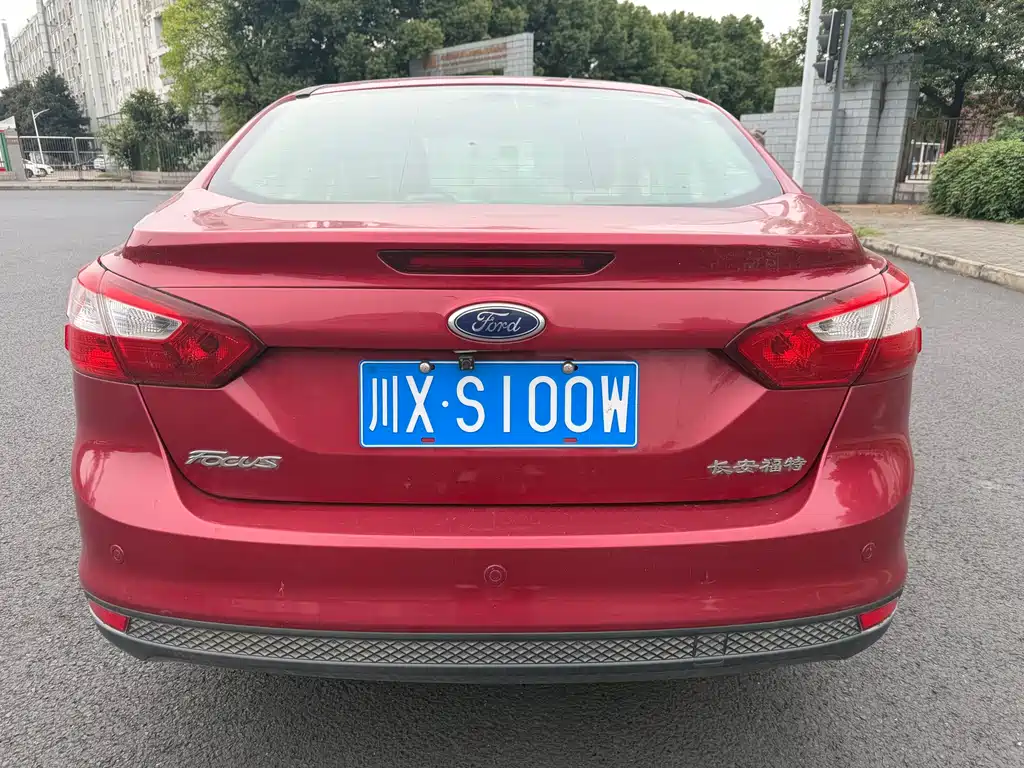 Ford Focus 2012 1.6L AT