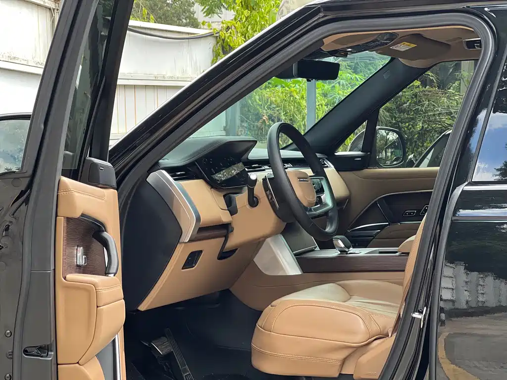 Land Rover Range Rover 2025 3.0 L6 360PS
