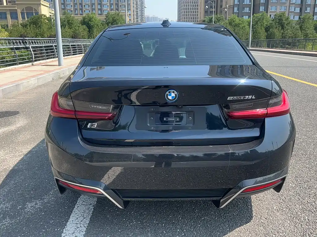 BMW i3 2024 eDrive 35 L