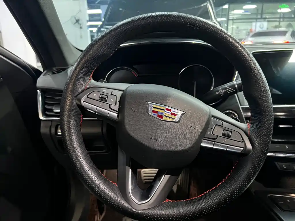 Cadillac CT5 — миниатюра 6