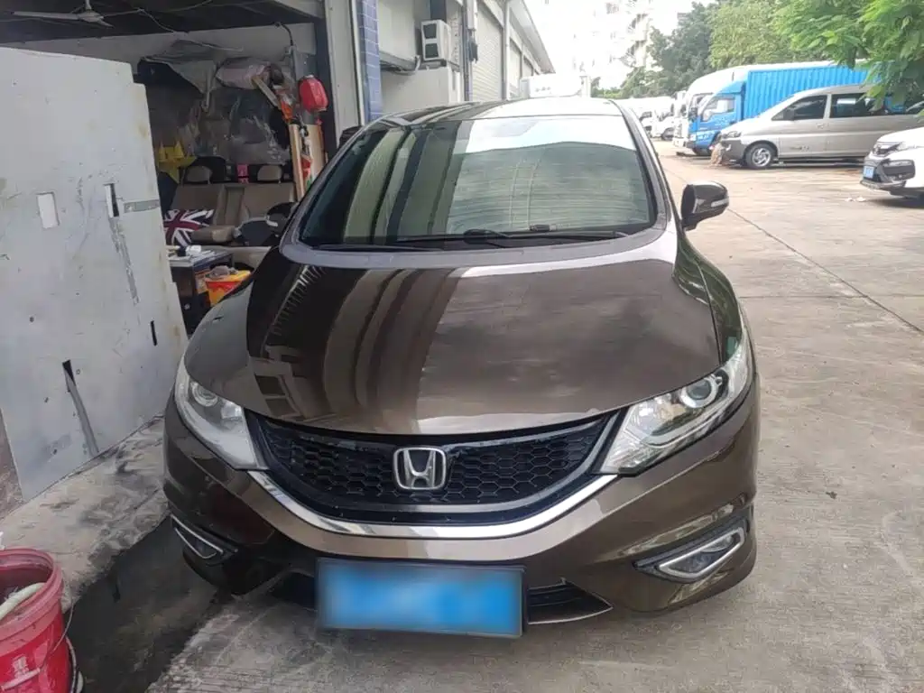 Honda Jade 2016 1.8L AT Comfort 5 мест