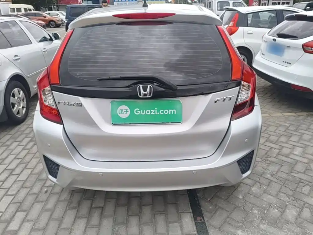 Honda Fit — миниатюра 6