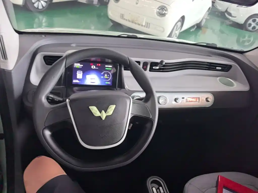 Wuling MINIEV — миниатюра 10