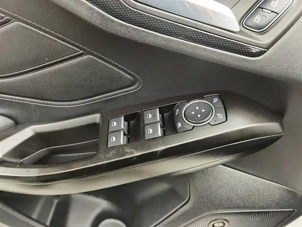 Ford Focus 2021 EcoBoost 180 AT