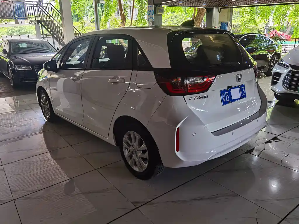 Honda Fit — миниатюра 6