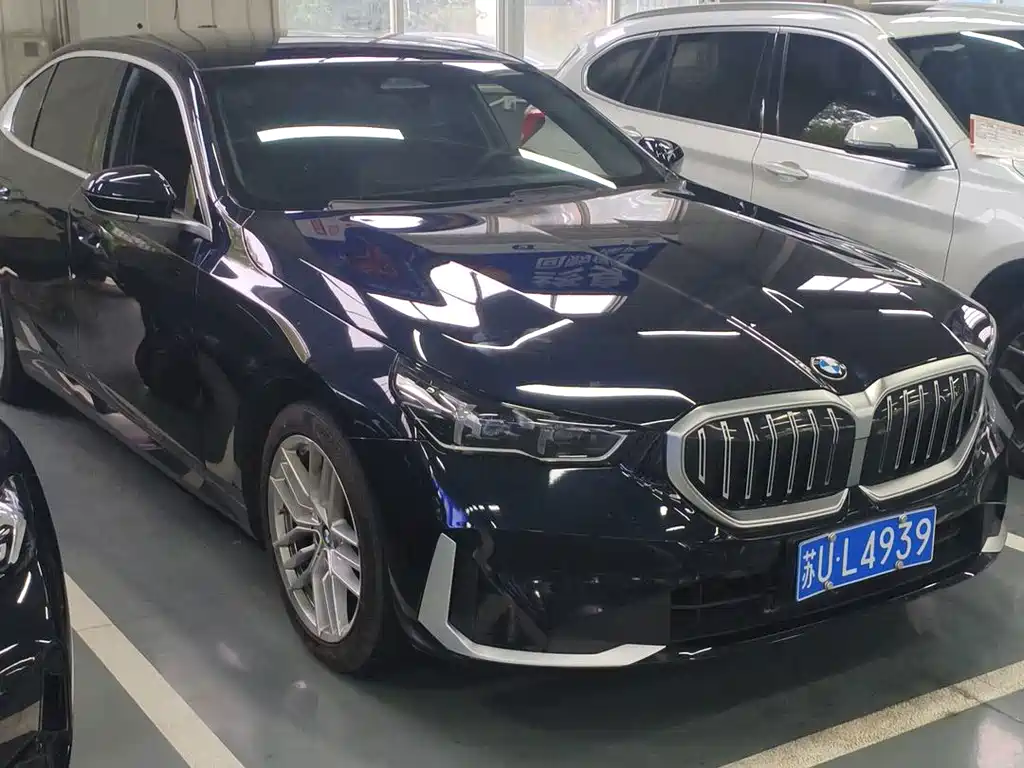 BMW 5 Series — миниатюра 3