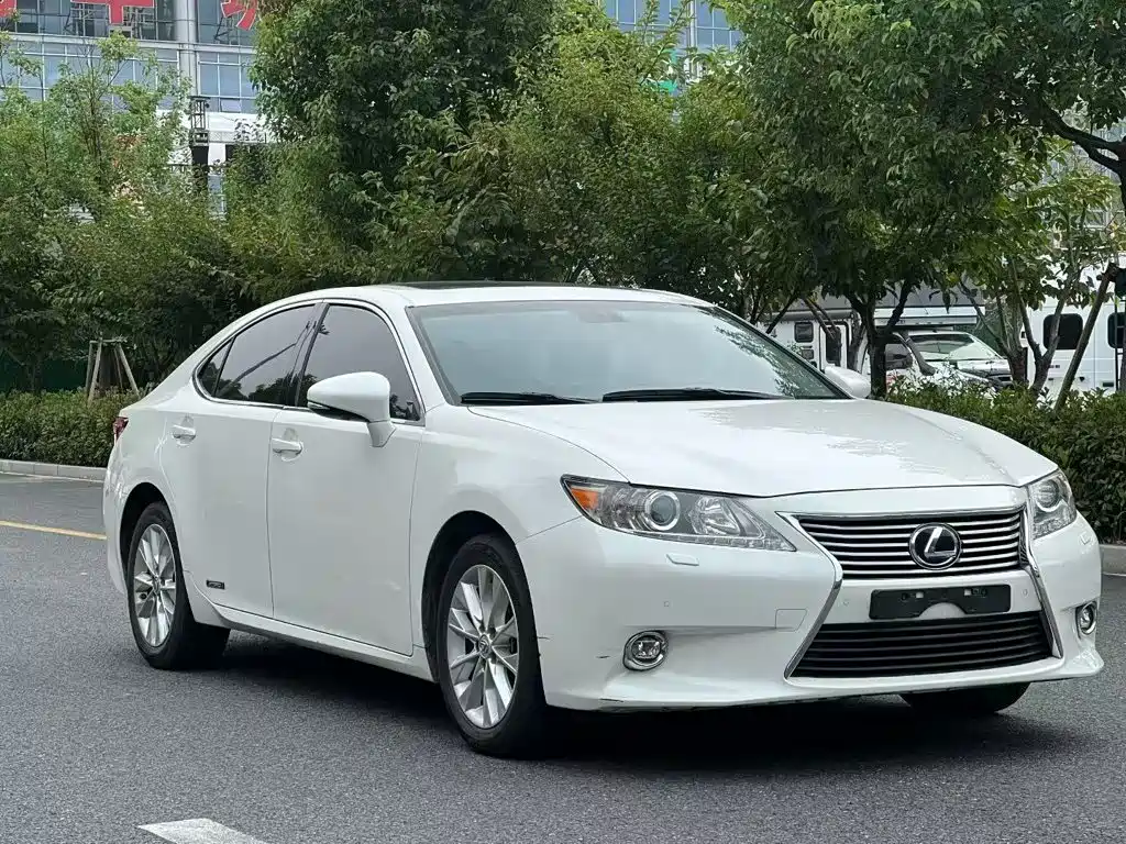 Lexus ES — миниатюра 4