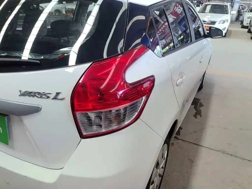 Toyota Yaris L — миниатюра 8
