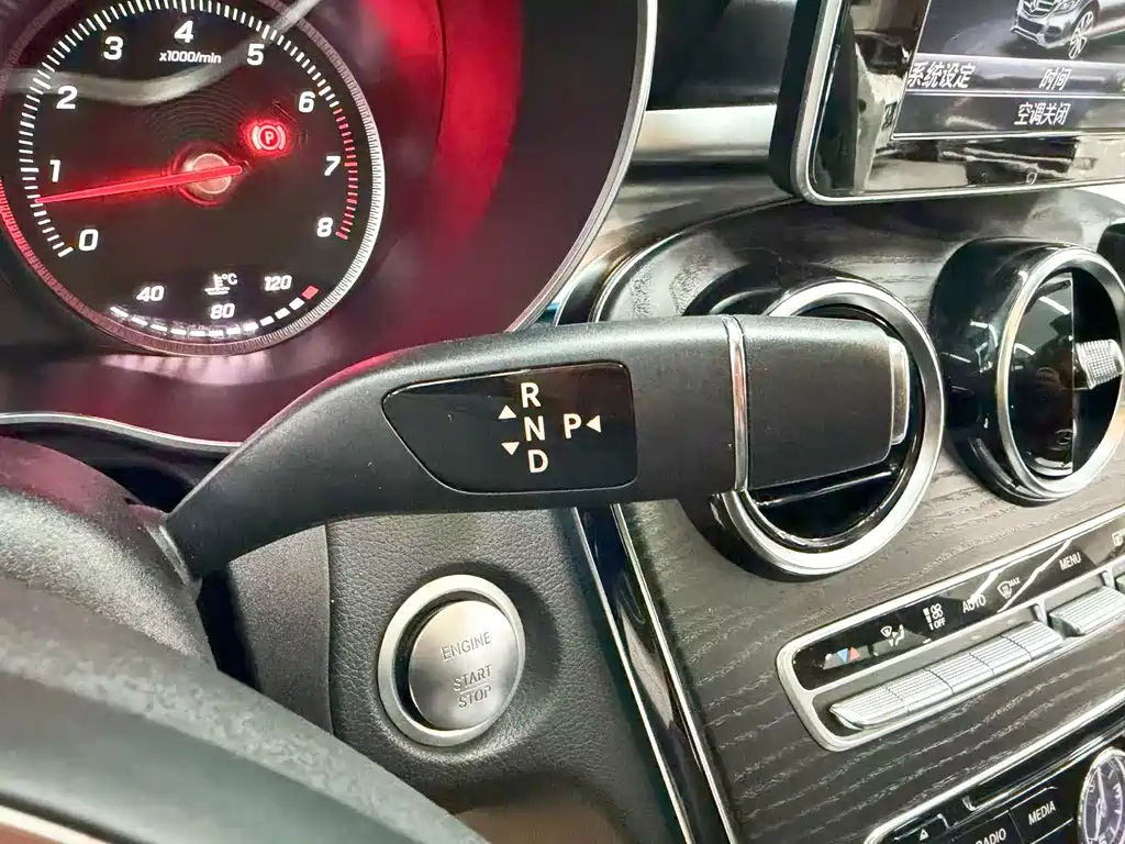 Mercedes-Benz C-Class — миниатюра 12