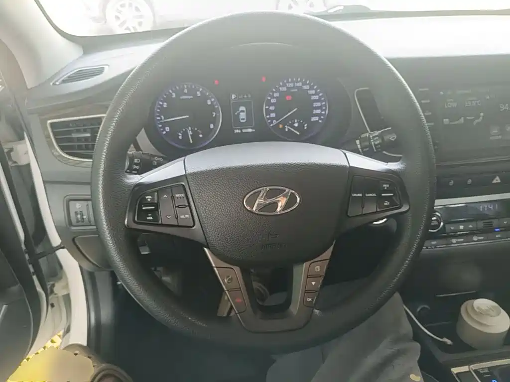 Hyundai Mistra — миниатюра 11