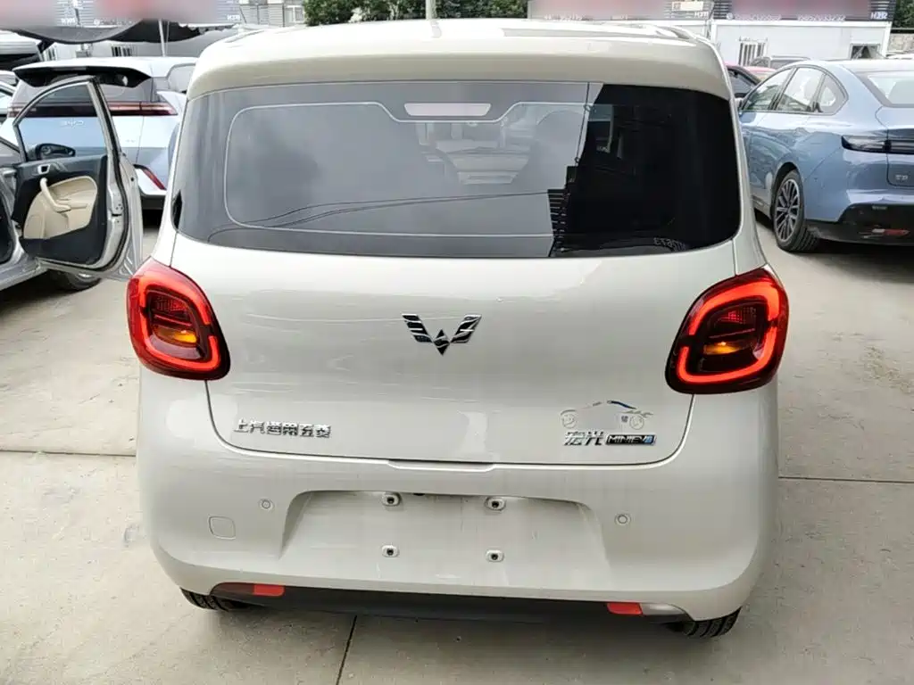Wuling MINIEV — миниатюра 6