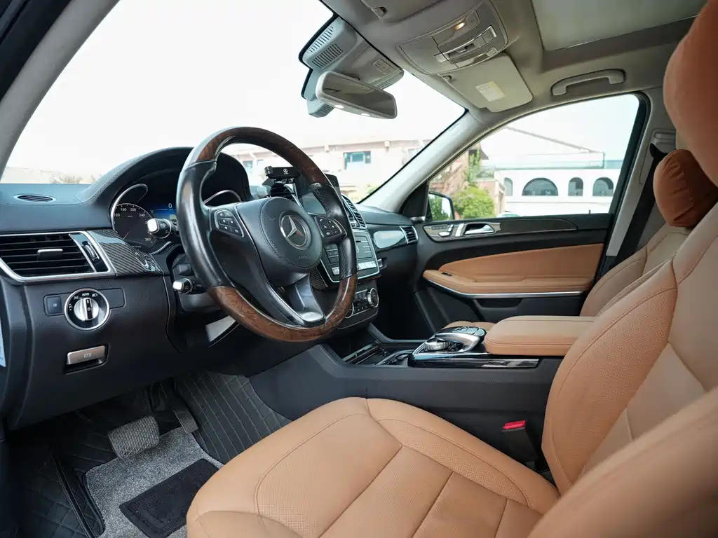 Mercedes-Benz GLS — миниатюра 4