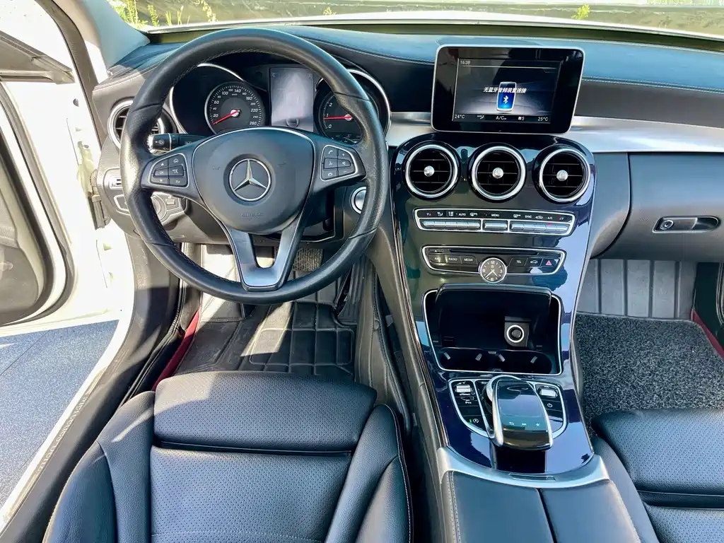 Mercedes-Benz C-Class — миниатюра 9
