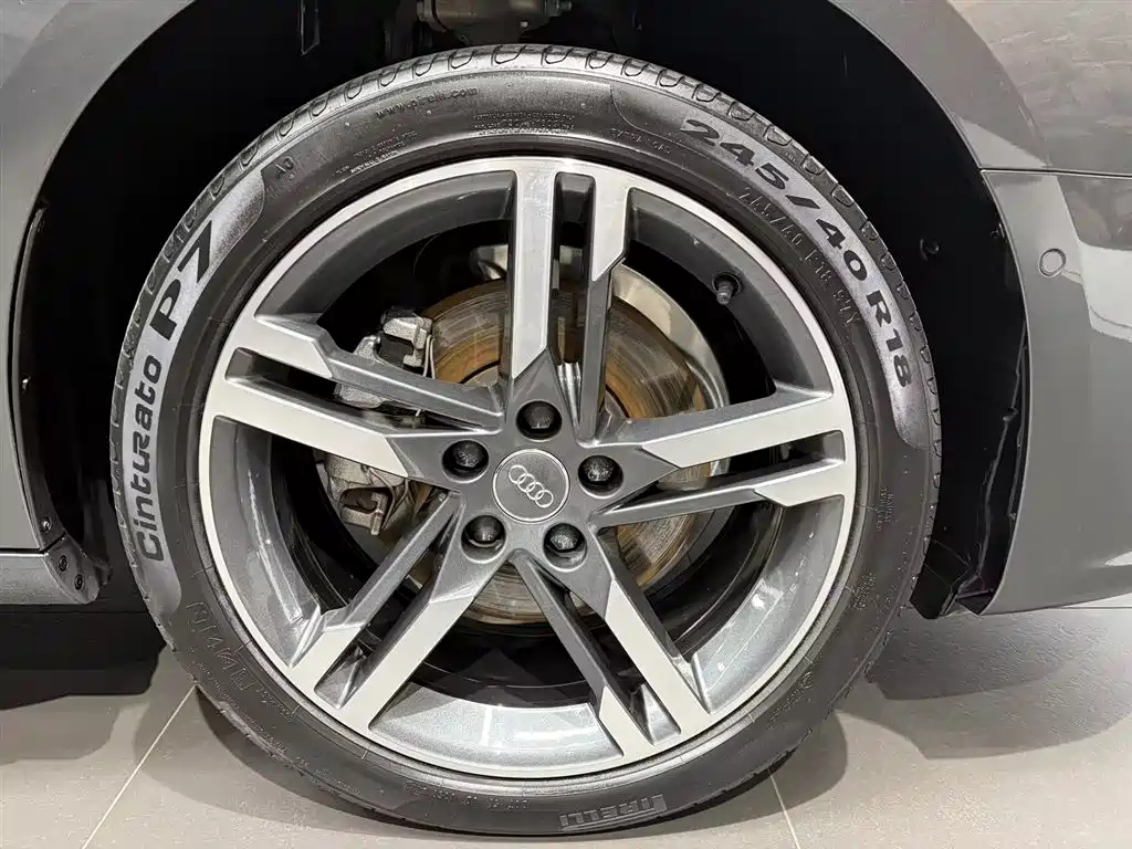 Audi A4L 2022 40 TFSI Luxury