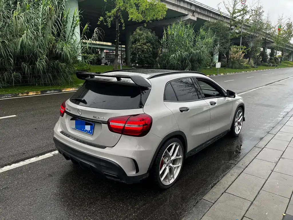 Mercedes-Benz GLA AMG — миниатюра 5