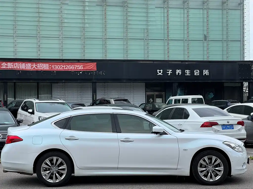 Infiniti Q70 2015 Q70L 2.5L Enjoy