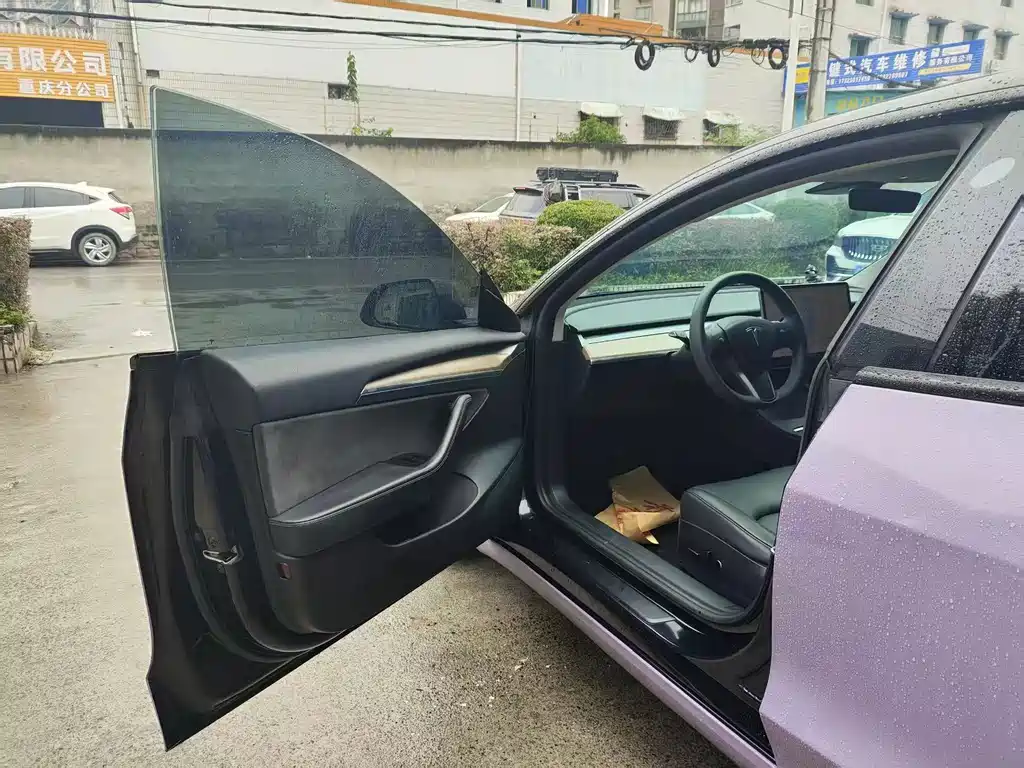 Tesla Model 3 — миниатюра 5