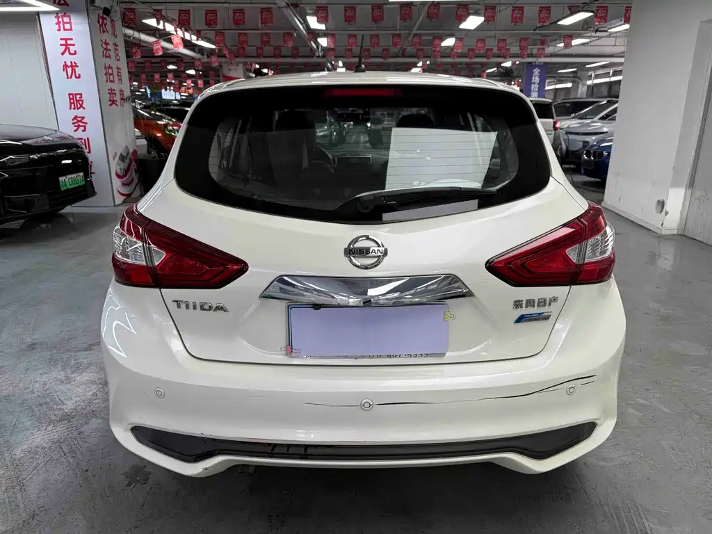 Nissan Tiida — миниатюра 10