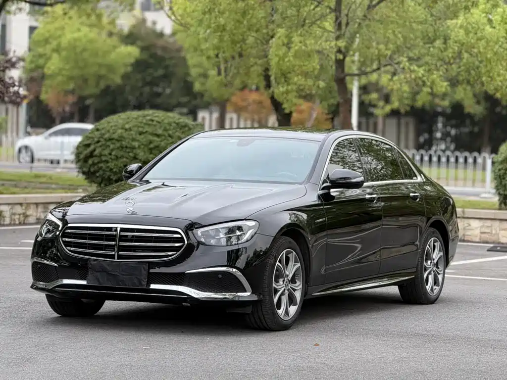 Mercedes-Benz E-Class — миниатюра 2