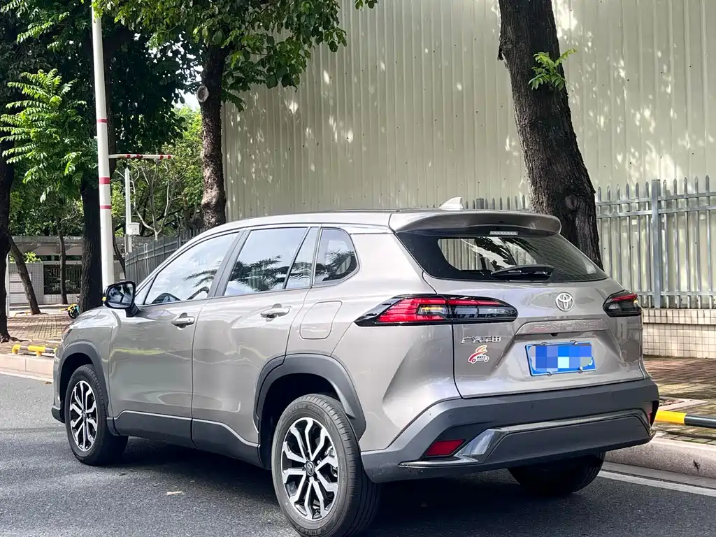 Toyota Frontlander 2026 2.0L CVT Luxury