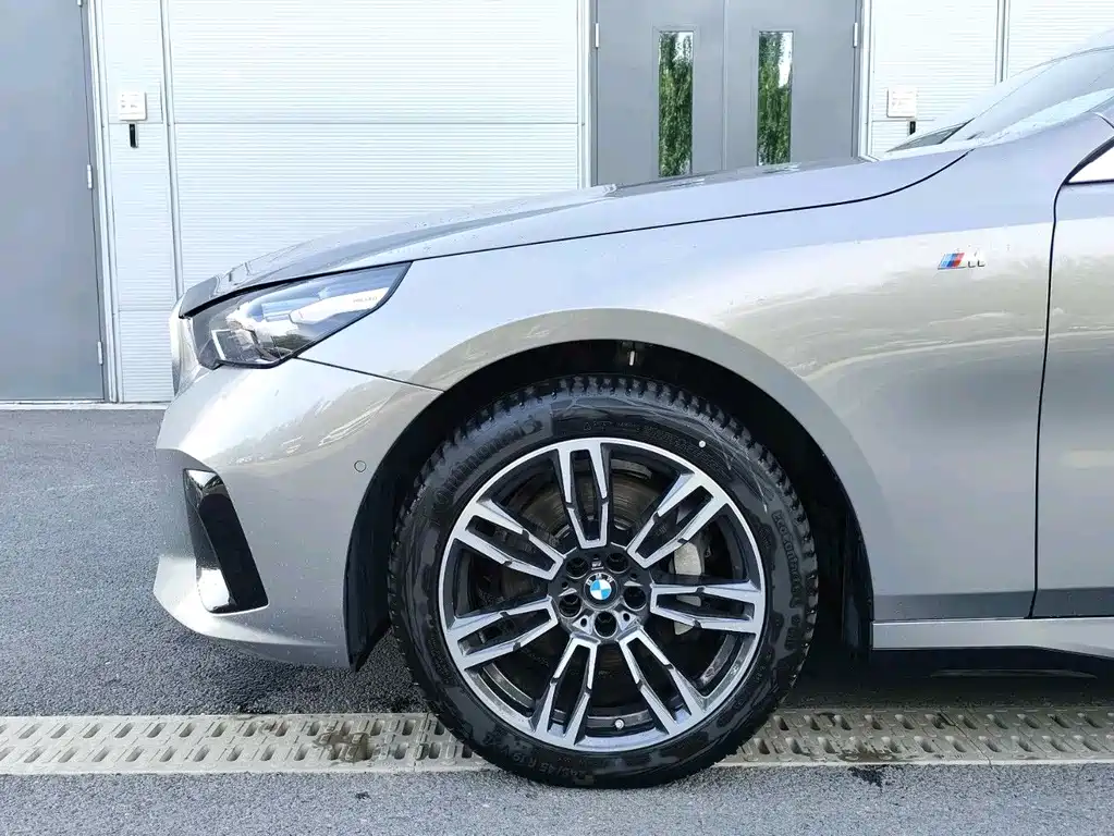 BMW 5 Series 5 2024 530Li Lead M Sport