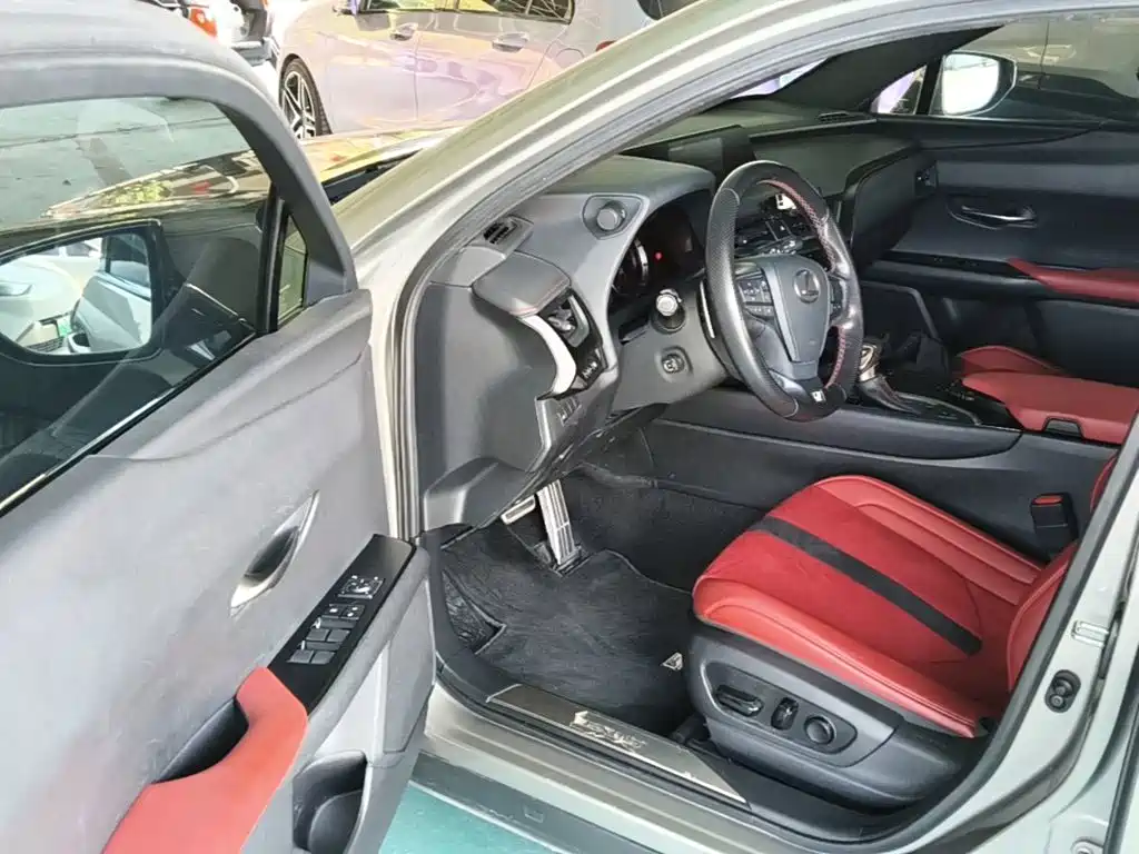 Lexus UX — миниатюра 16