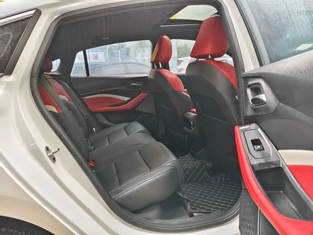 MG MG5 — миниатюра 9