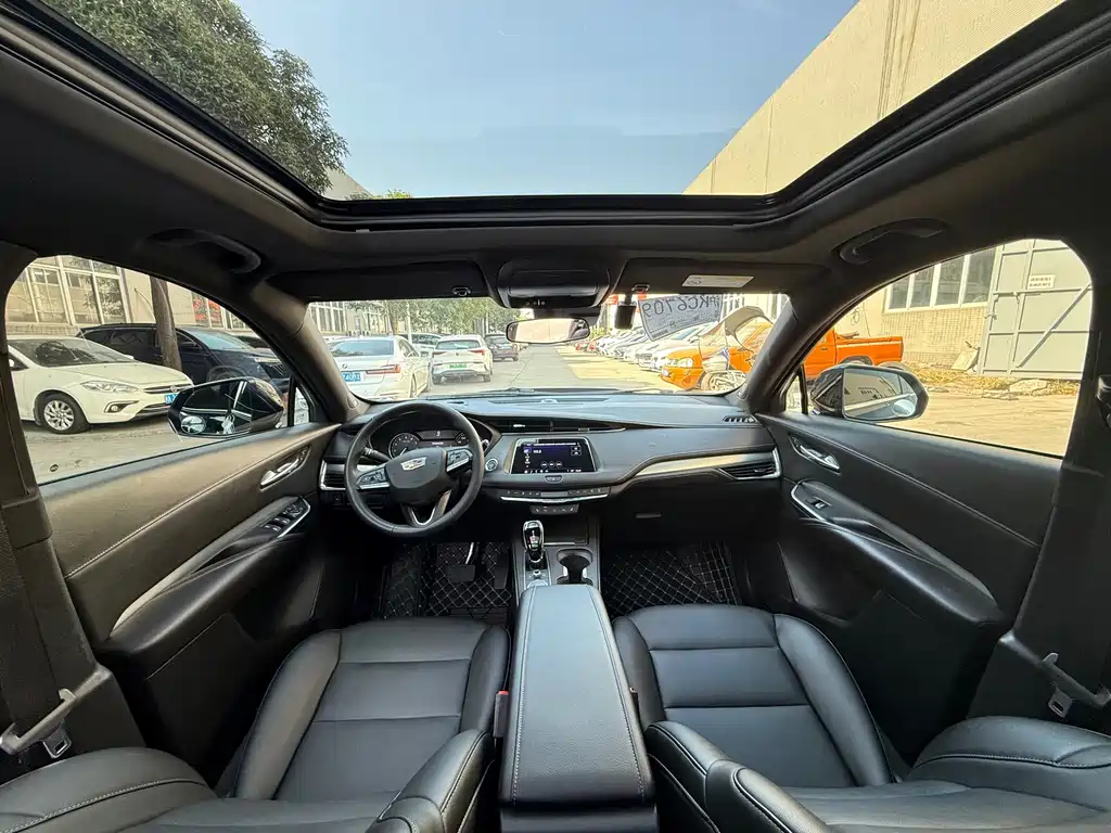 Cadillac XT4 — миниатюра 7