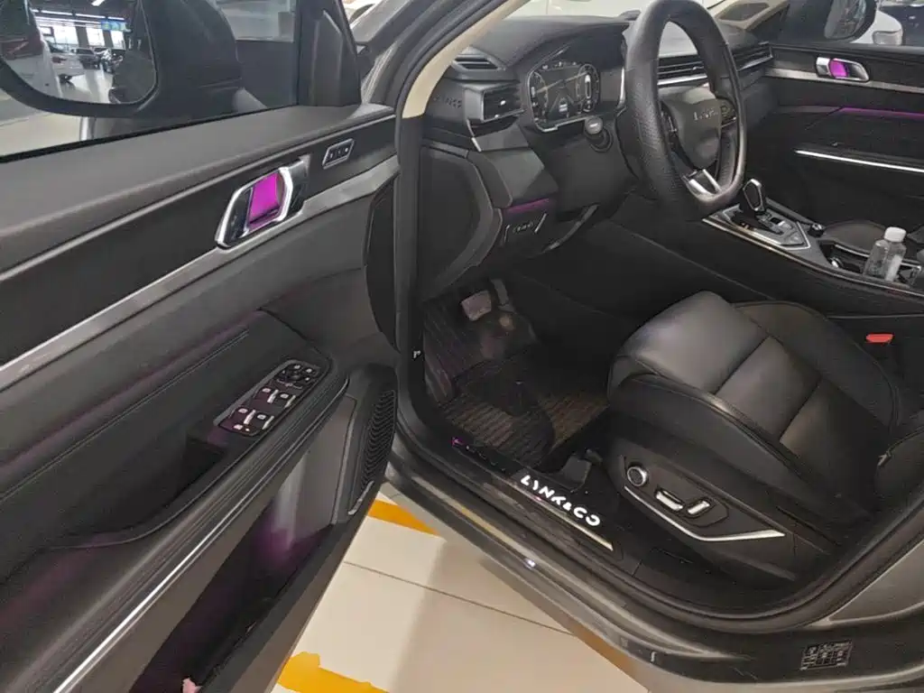 Lynk & Co 01 — миниатюра 16