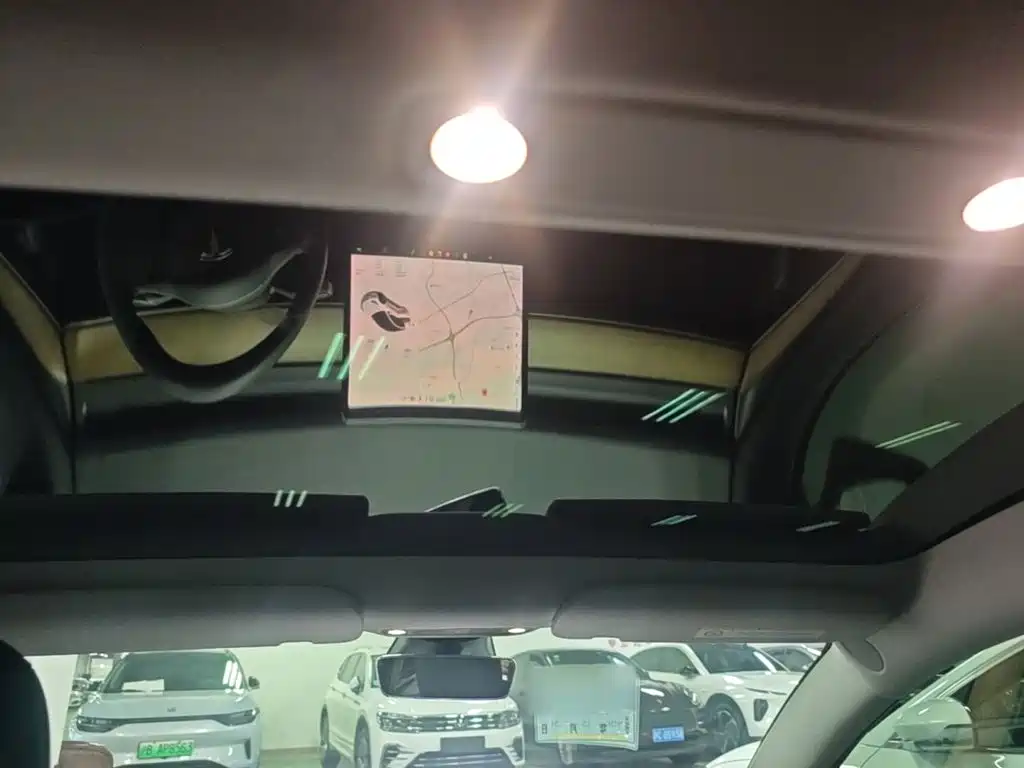 Tesla Model 3 — миниатюра 18