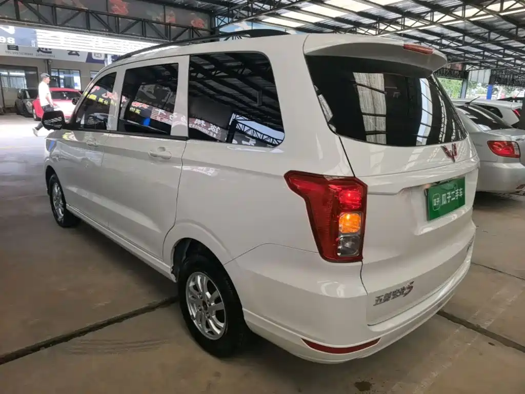 Wuling Hongguang — миниатюра 5