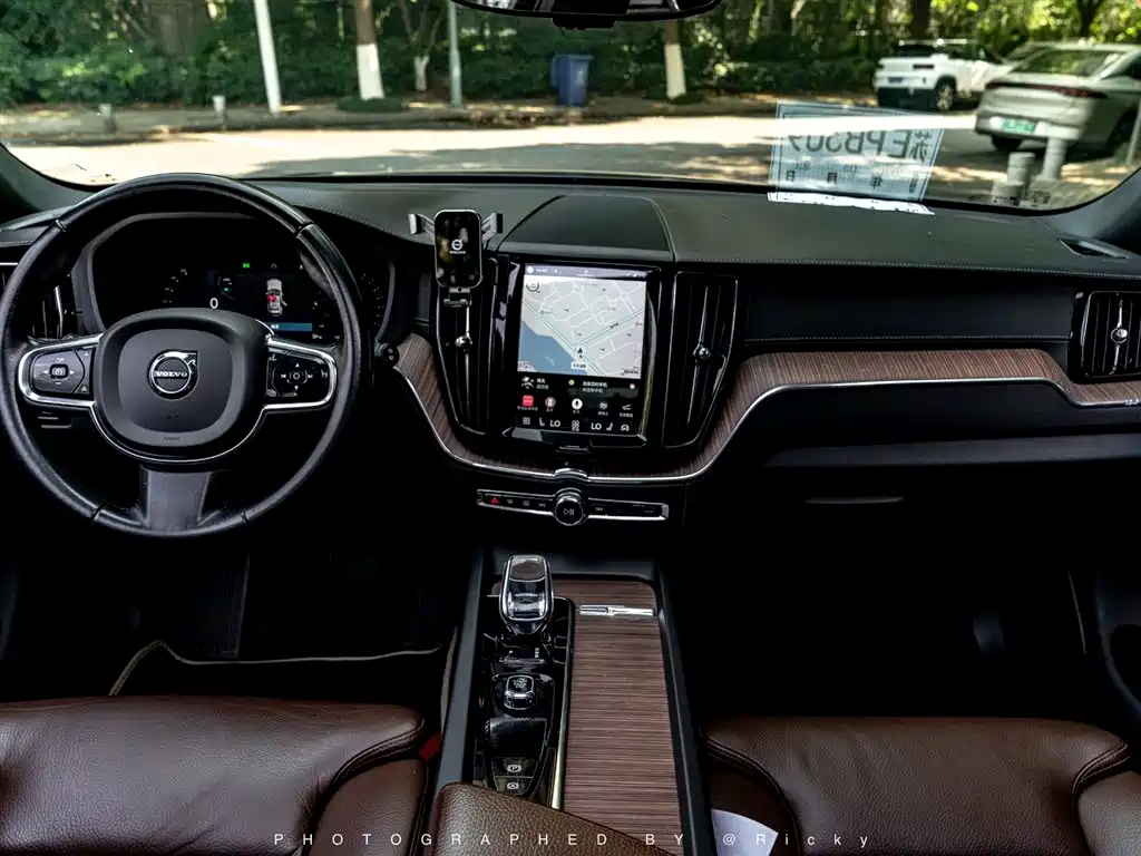 Volvo XC60 2022 B5 Luxury
