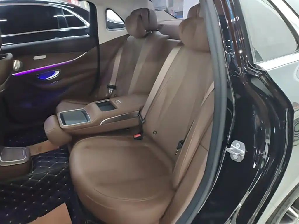 Mercedes-Benz E-Class — миниатюра 17